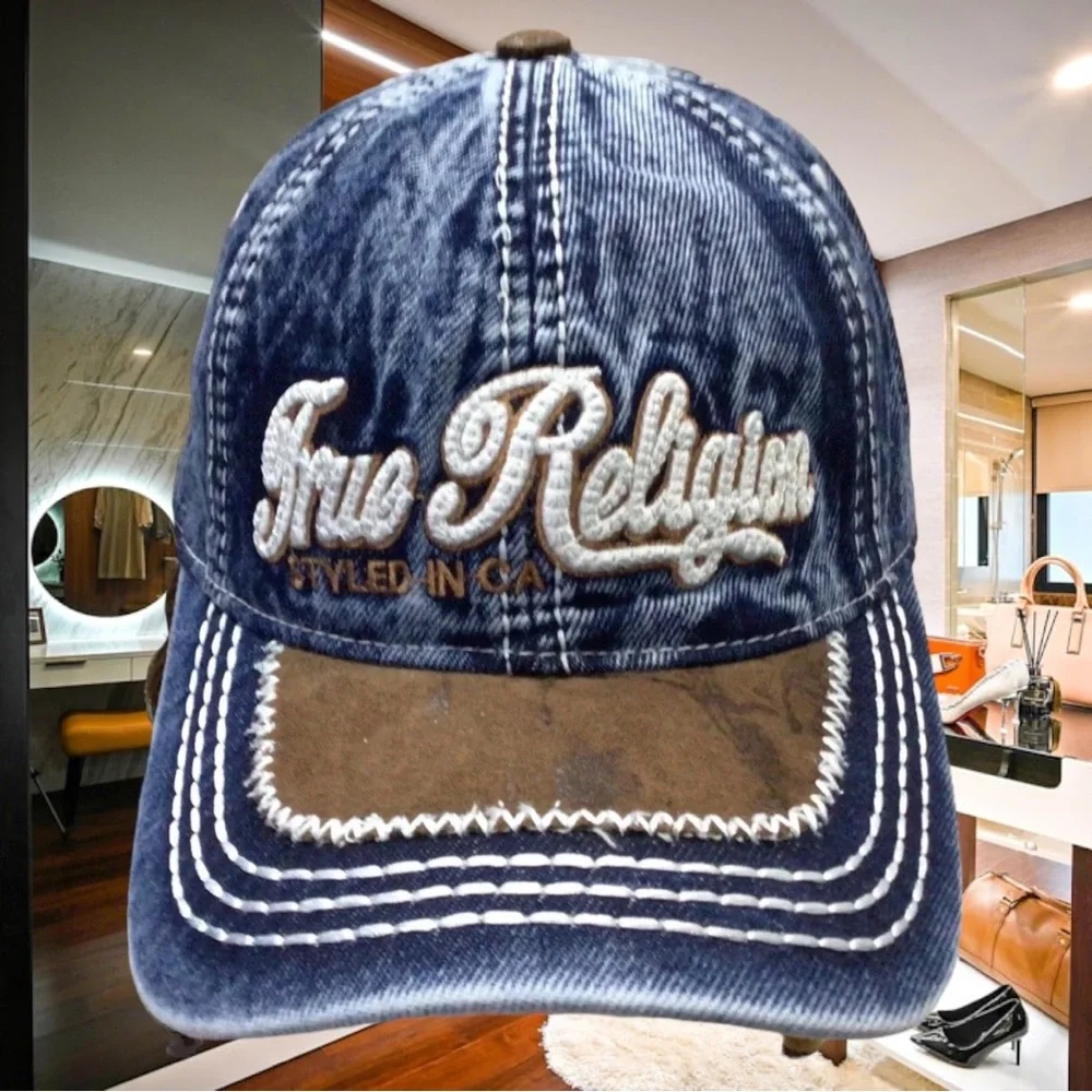 True Religion BUDDHA TEE &HAT NWT Size STYLED IN CA CAP' SET